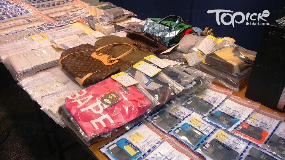 商罪科在被捕3男女騙徒家中起回的證物。(曾秋文攝)