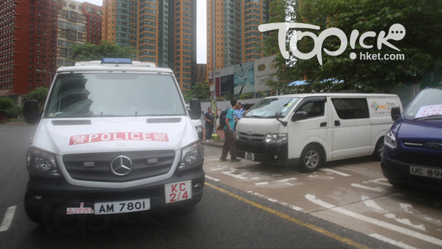港鐵黃埔站地盤工潮驚動警員到場。(黃傑偉攝)