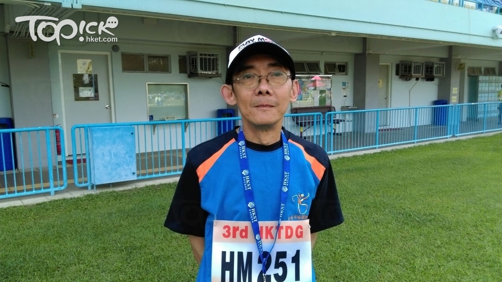 兩度與死神擦身而過的鄧堯達指多年來一直抱著平常心，對能存活感到很感恩。（經濟日報記者攝）