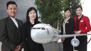 現職空姐空少提醒，應徵者要以乘客為上，做到夠貼心。左起為機艙服務員鄭璟聰、機艙服務總經理張珮珊、高級艙務長郭婉儀，艙務長余秀莉。(相片來源：晴報)