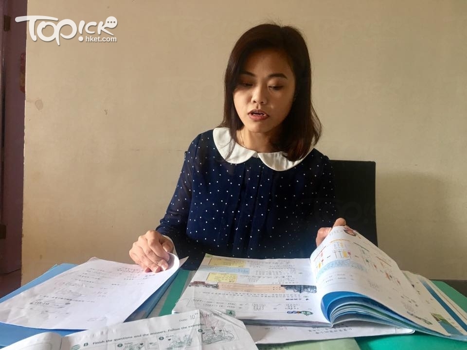 過去三年，Hilda的女兒可有一份功課做得開心？她道，常識科曾着學生做資料搜集，找衣服洗水標籤，記錄圖案的功用；亦曾互相訪問做功課。「其他學校做這類功課，很靈活，女兒也有做，不過偏少……這份功課，她做得開心，因為最少抄寫。」（羅惠儀攝）