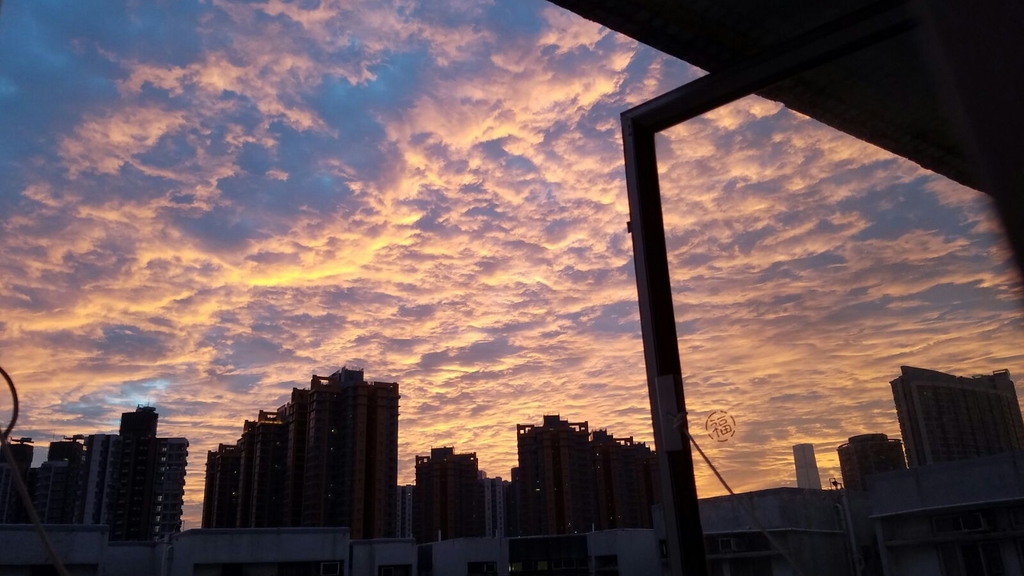 不少市民拍下美景。（讀者提供相片）