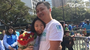 鄧先生完成全馬賽事後向女友求婚。(經濟日報記者章淑廉攝)