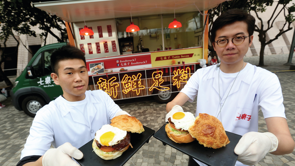 美食車「七桌子X樺得園」負責人林瑞華（右）。（經濟日報資料圖片）