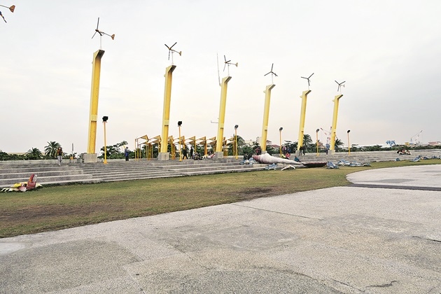 【第2站】佔地7公頃的旗津風車公園裏有7座三葉式發電風車。