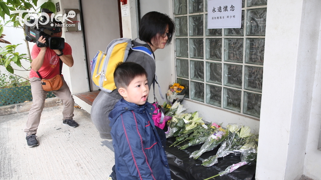 陳太表示要教導兒要向無畏無懼的英雄致敬