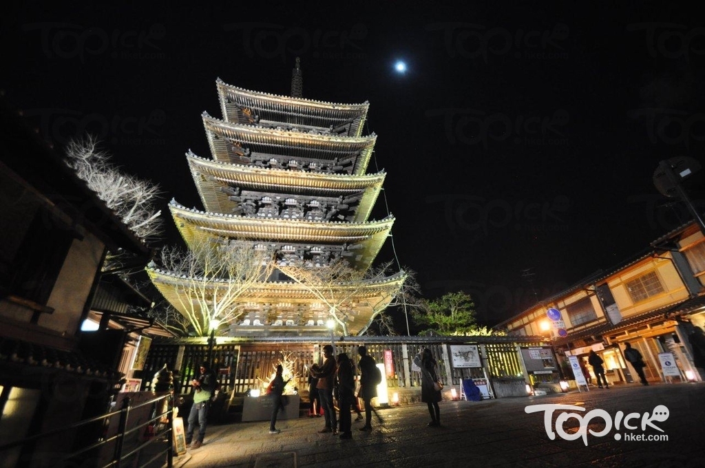 夜間的法觀寺，與月色同看格外恬靜。（攝影︰馮柏偉）