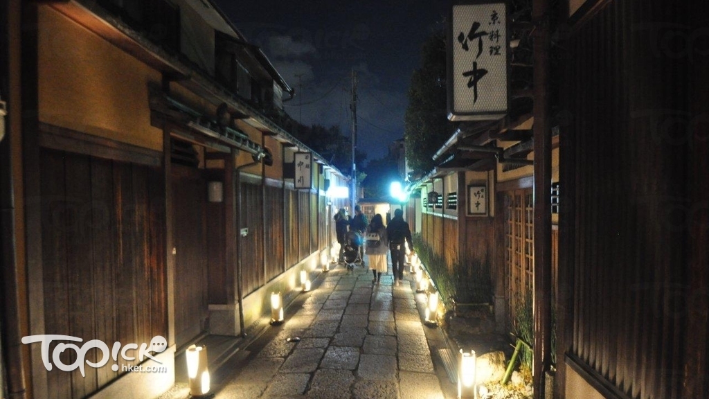 花燈令京都的夜色倍添優雅氣氛。（攝影︰馮柏偉）