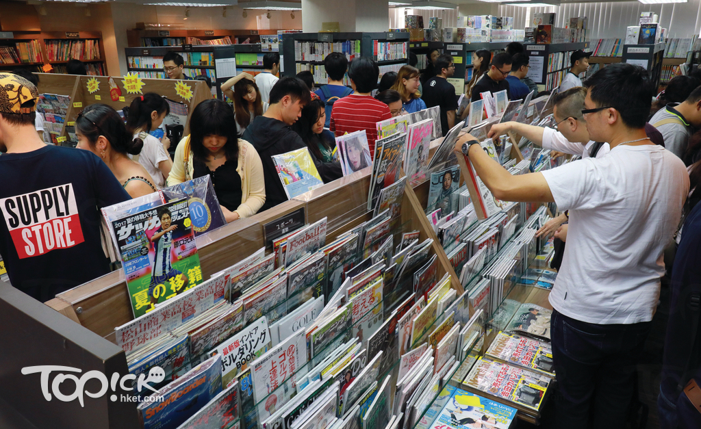 不料市民知悉書店結業，到場購書。（陳偉英攝）