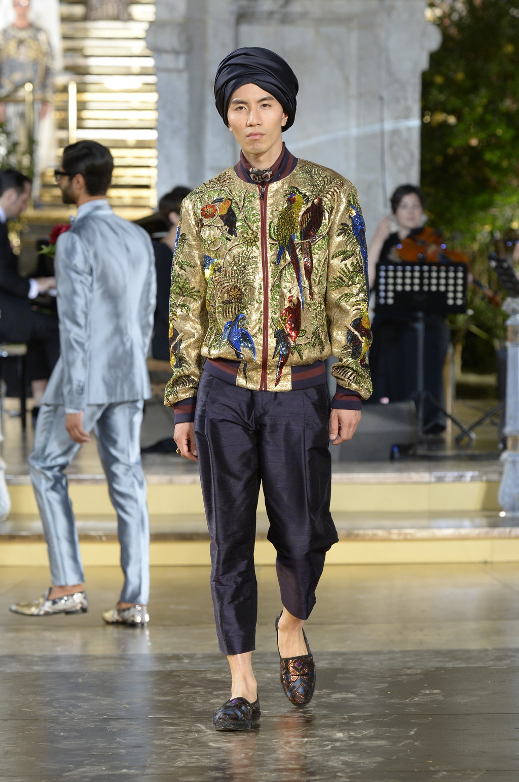 今年7月Wilfred遠赴意大利西西里島為Dolce & Gabbana的Alta Sartoria行騷。（圖片由Dolce & Gabbana提供））