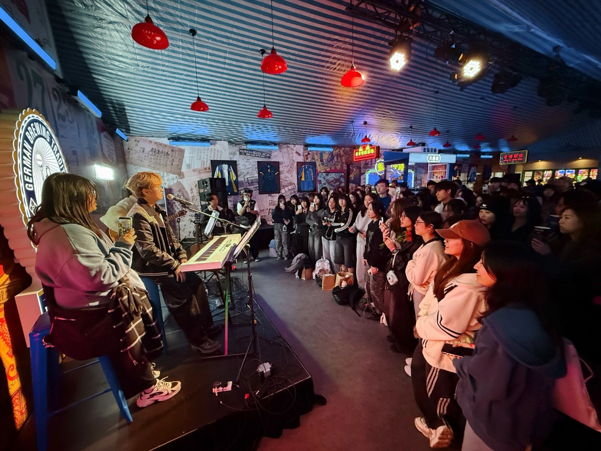 唱作歌手︱Tr33 舉行首個個人音樂見面會 第一次公開新歌《韓劇愛情》與樂迷共渡浪漫音樂夜