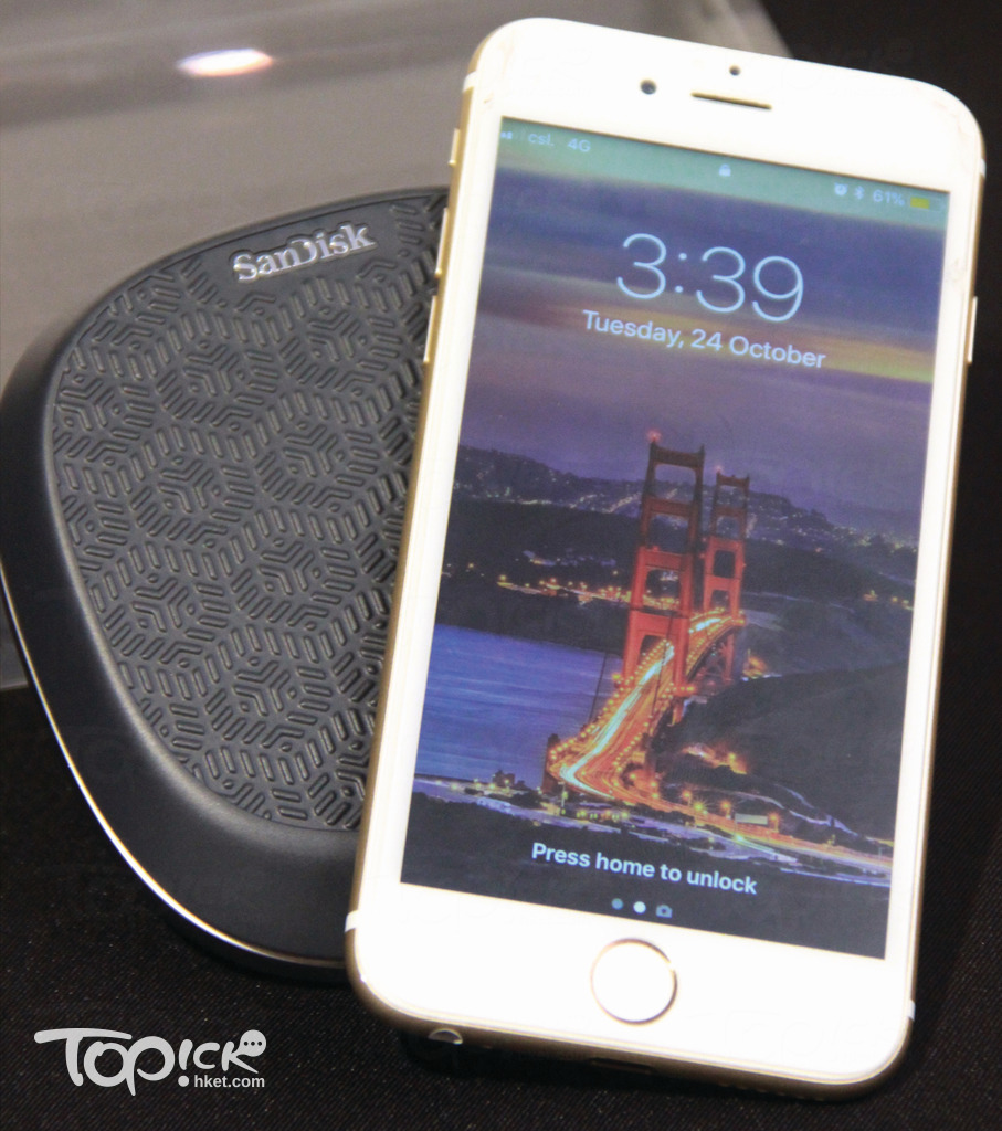SanDisk iXpand Base不算大部，存放方便。（梁偉榮攝）