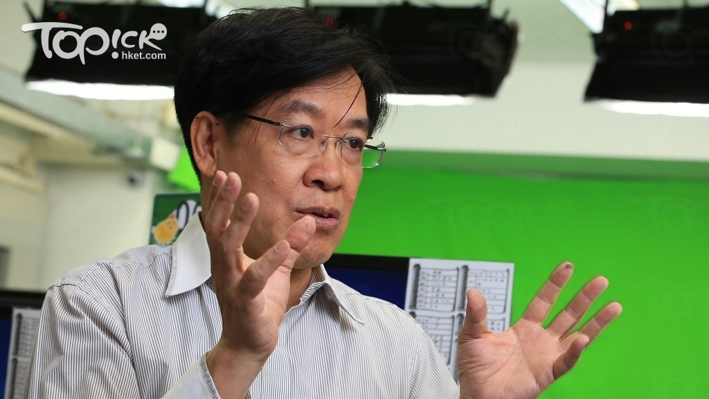 荃灣公立何傳耀紀念小學副校長潘群成表示，為配合STEM教育大趨勢，該校花3年時間設計及改革電腦科，着重編程教育及創意思維啟發，輕Excel及PowerPoint等文書處理教育。（陳靜儀攝）
