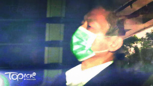 退休警司朱經緯今早由囚車押到東區裁判法院。（陳偉英攝）