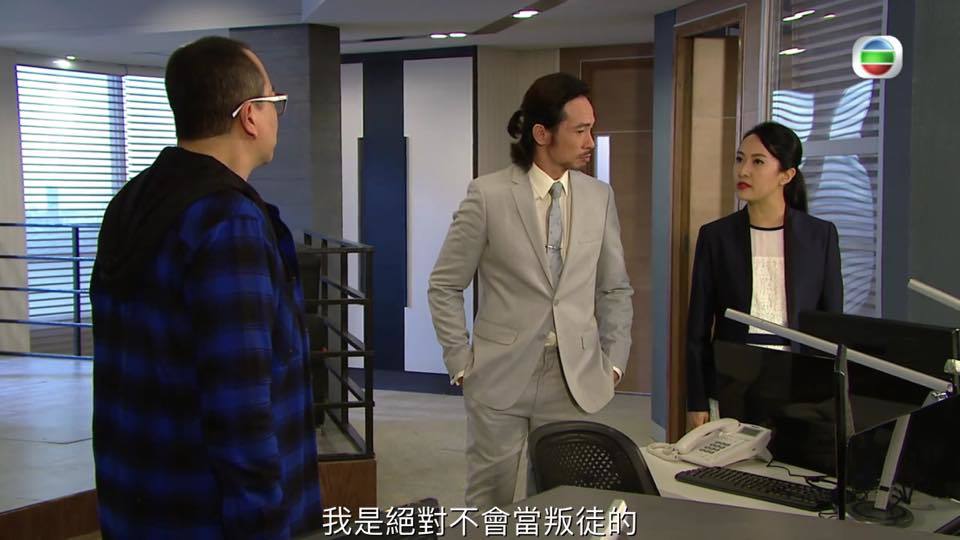 沈可欣常被派演秘書角色，如在《誇世代》，她也是秘書。(影片截圖) 