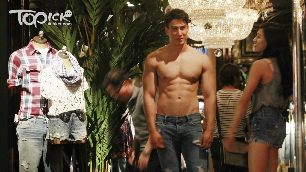 以「半裸男」為噱頭的A&F，2010年起展開店舖重整計劃。（香港經濟日報資料圖片）
