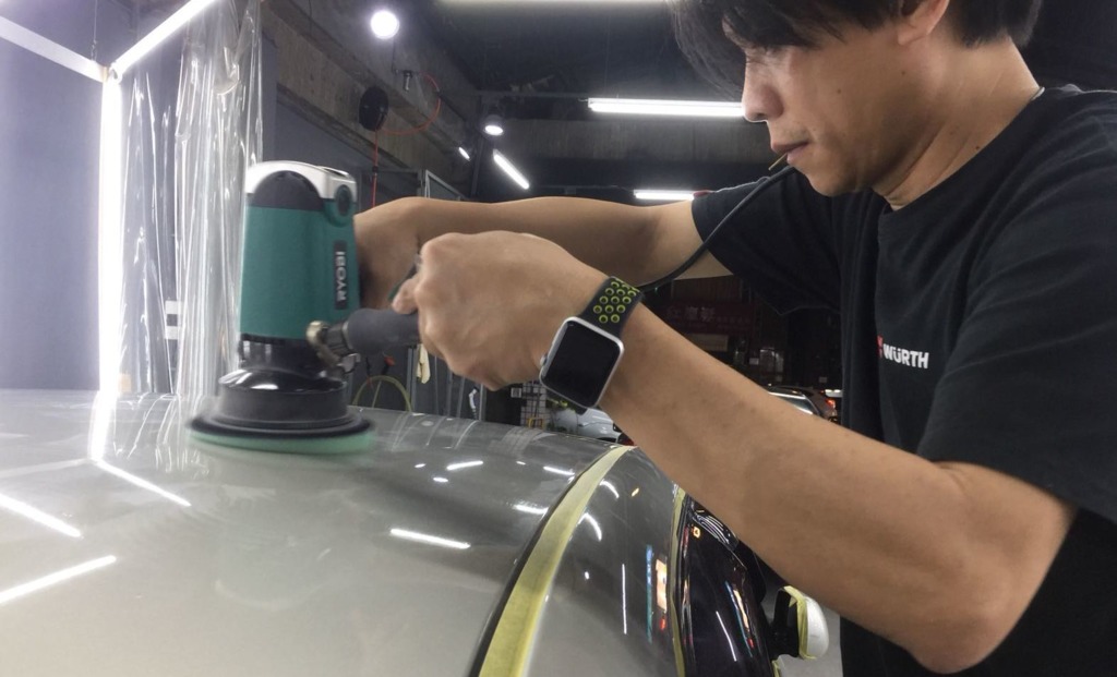 Meg與丈夫投資的Vehicle Issue，洗車打臘也一腳踼。（相片提供︰Meg）