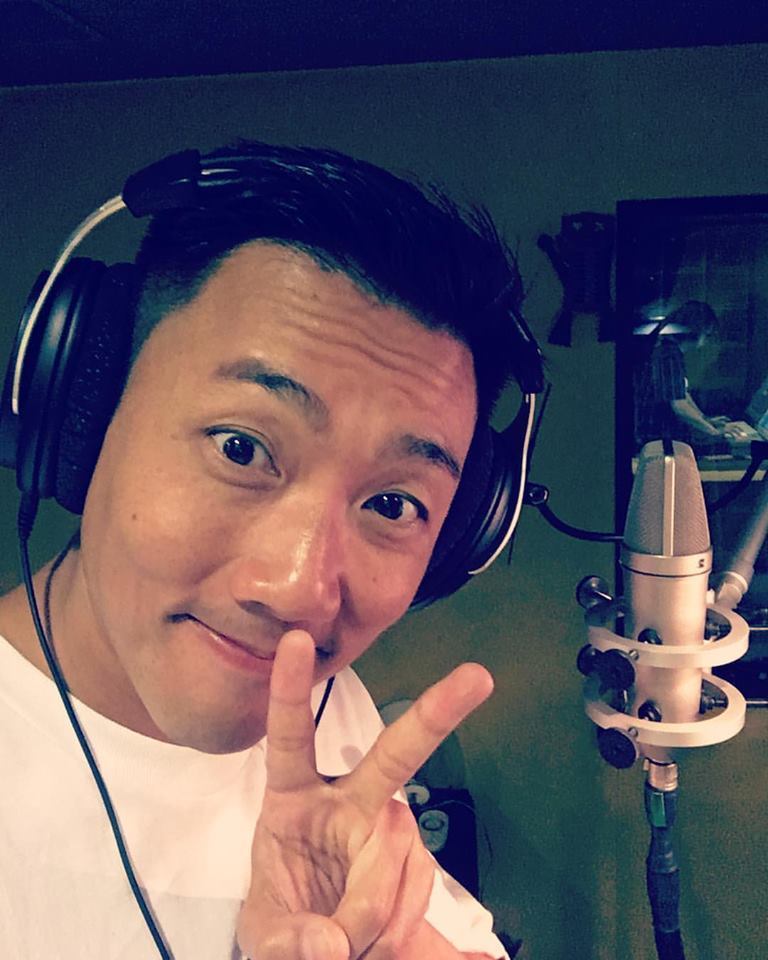 歌星路崎嶇，劉浩龍開始參與電影演出，十年間演出了28部電影。