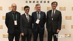 容永康（圖左二）稱，不排除在課程中揀選成績好的學員加入公司。（梁巧恩攝）