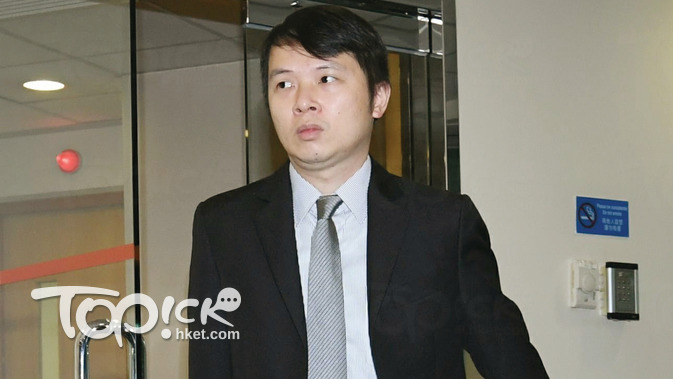 醫委會耹訊紗布封喉案件被告黃卓義醫生。（曾耀輝攝）