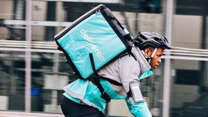 Deliveroo不主動提供即棄餐具。(Deliveroo網頁圖片)