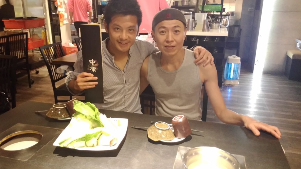 Roy與友人經營中庸日式涮涮鍋店，先蝕後賺也不容易。（被訪者提供）