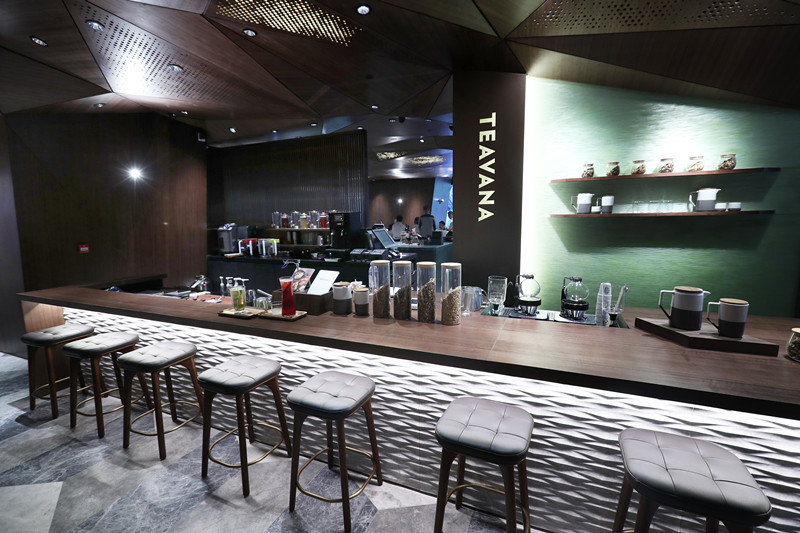 Starbucks Teavana Bar的餐單上有四種類別十多種茶飲供選擇。(黃建輝攝)