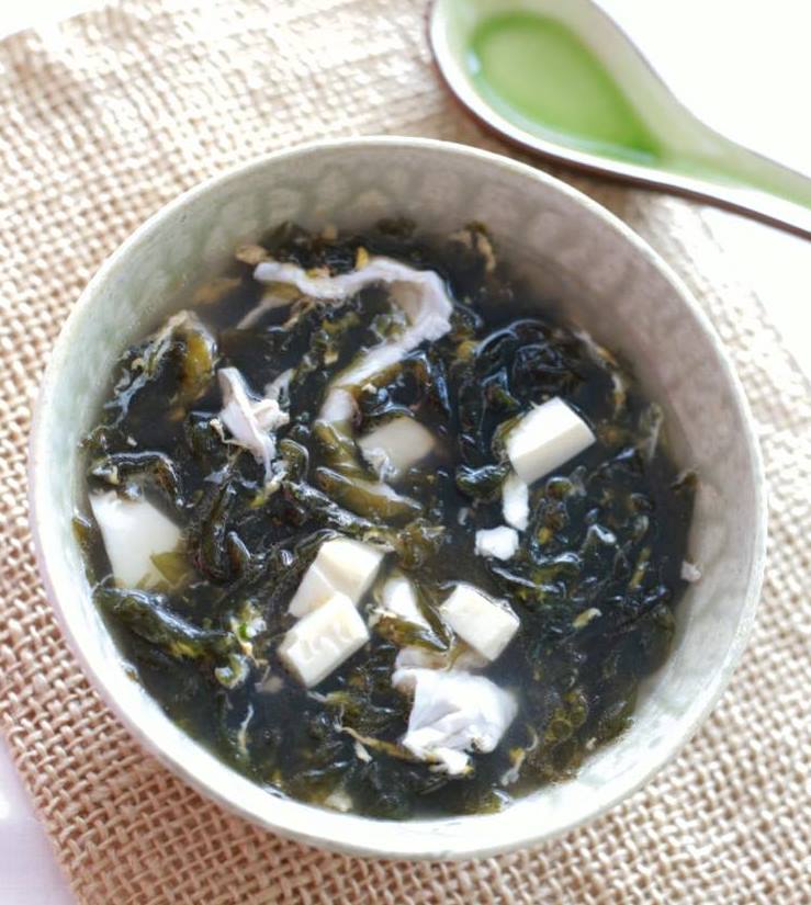 紫菜豆腐蛋花湯，有助吸收優質蛋白質和碘質。（受訪者提供）