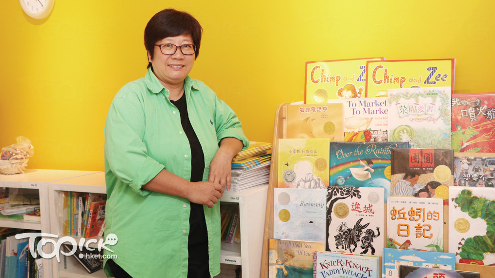 親子共讀專家菜姨姨分享0至6歲年齡層孩子適合的共讀書籍類型。（陳偉能攝）