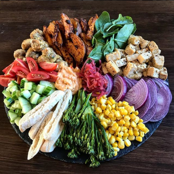 轉用純素飲食後，Victoria戒吃肉類和奶類製品。（照片來源：Victoria Jinks instagram）