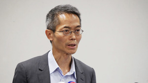 衞生防護中心總監黃加慶指，一天內確診4宗本地感染登革熱個案情況極不尋常。
