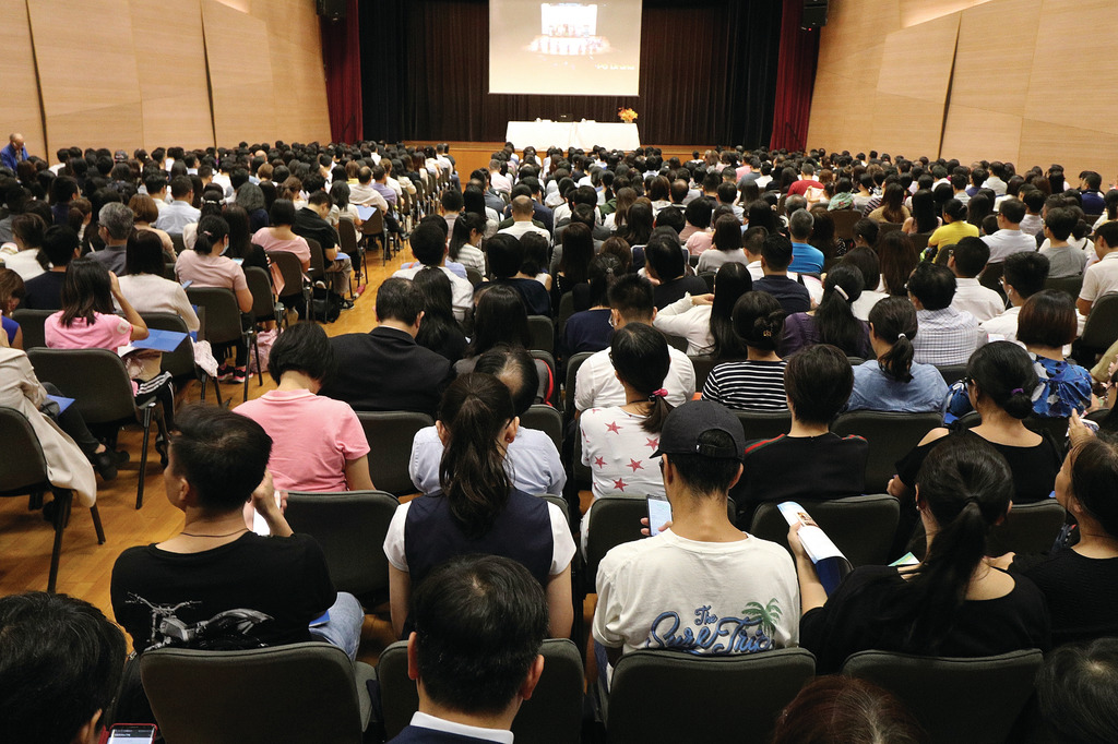 聖保羅男女中學附屬小學舉行小一入學簡介會，吸引1800人參加。(陳偉能攝)