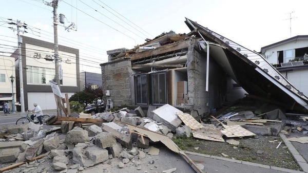北海道大地震導致不少房屋倒塌。