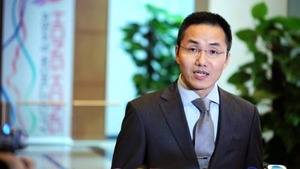 政制及內地事務局常任秘書長鄧忍光在上月底高鐵開通儀式丟失個人證件，他自言「論盡」，但強調依足邊檢人員指示下回港。（資料圖片）