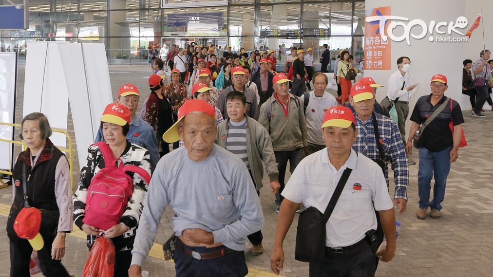 港珠澳大橋通車首個周日迫爆，議員批當局掉以輕心。（資料圖片）