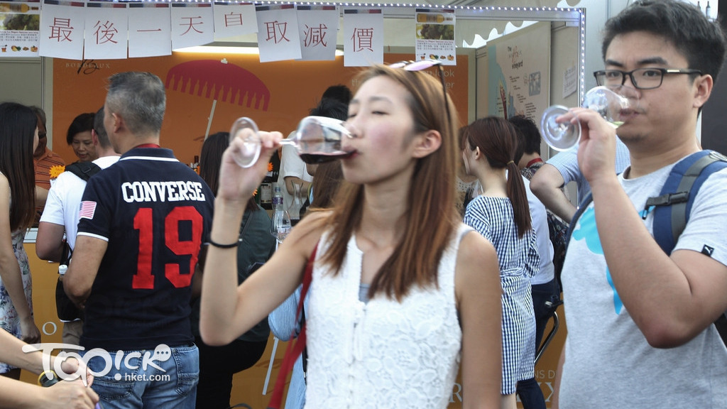 本月30日開始，無論是實體還是網上店，都不能出售酒類飲品予未成年人士。(資料圖片)