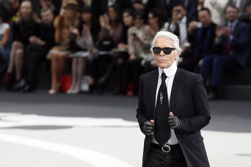 Karl Lagerfeld其中一件最叫人談論的是2013年減肥，目的就是穿由Hedi Slimane設計的服裝。（網上圖片）