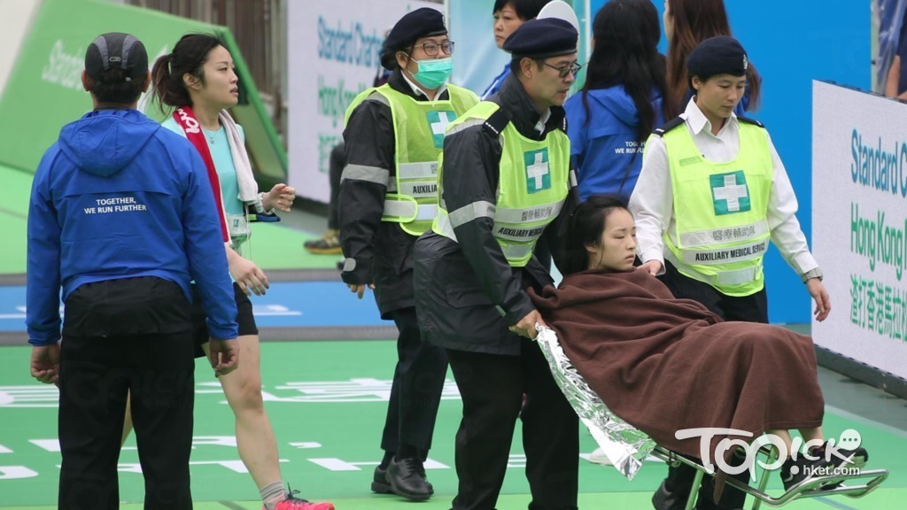 大會指共15名參賽者因呼吸困難、扭傷或跌傷需要送院。（林宇翔攝）