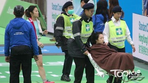 大會指共15名參賽者因呼吸困難、扭傷或跌傷需要送院。（林宇翔攝）