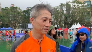 陳先生估計自己可趕及完成半馬挑戰組賽事、但預料太太未必可完成賽事，故夫婦二人最後決定轉組。（李明佑攝）