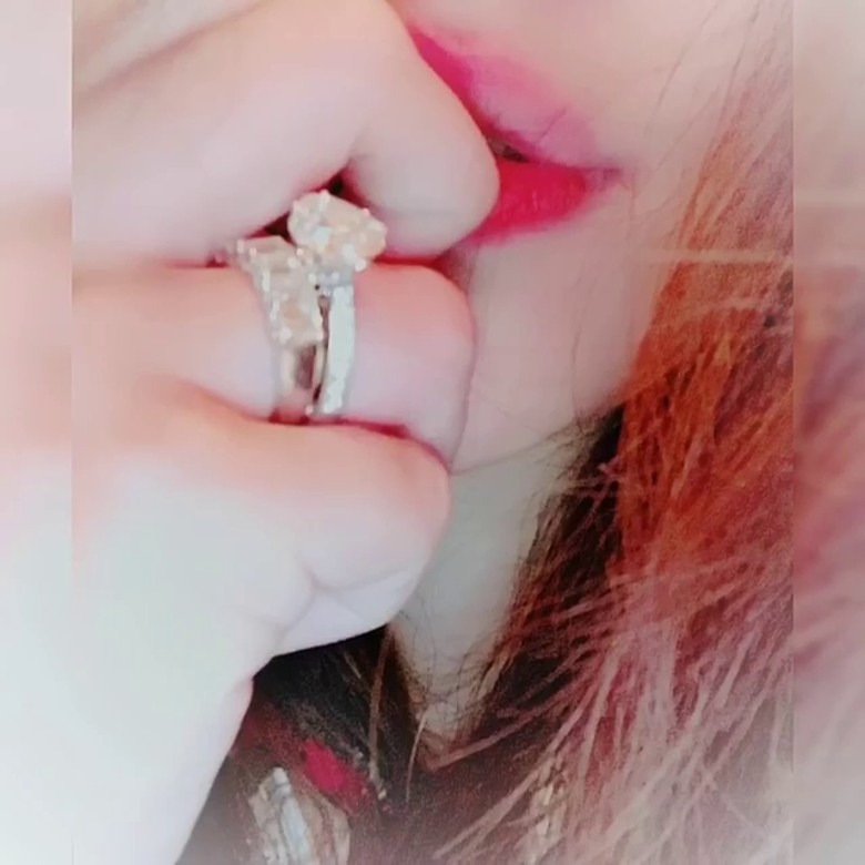 早前超盈公開求婚喜訊時，已經收到巨型求婚鑽戒。（instagram圖片）