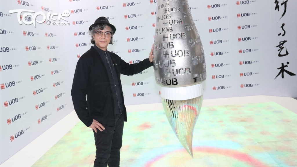 首創人工智能水墨畫的金像獎視覺導演黃宏達有新作品，裝置藝術「巨墨繪」在Art Central曝光。（黃建輝攝 ）