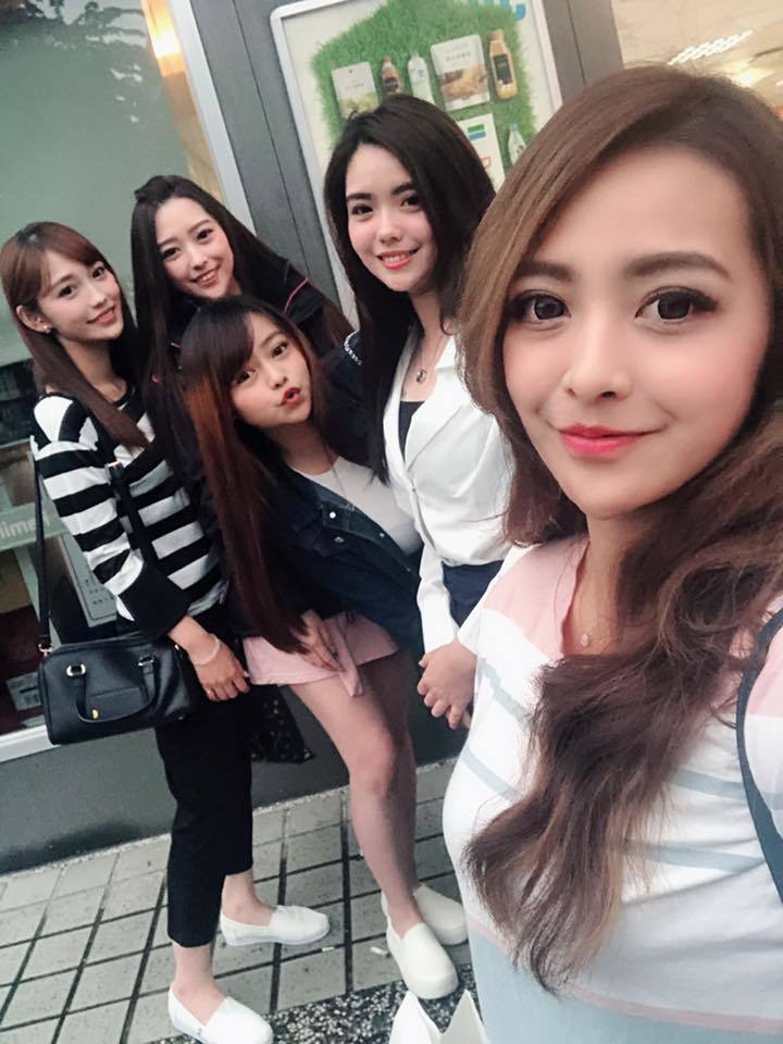 賈氏5姊妹共同投身殯葬業做禮儀師。（圖片來源：賈孟萱Facebook）