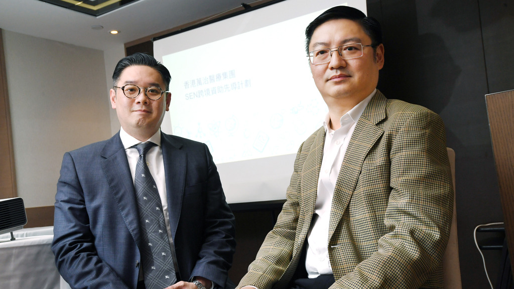 紀寬樂醫生﹙右﹚及張漢奇醫生均期望未來再擴展資助計劃，幫助更多SEN學童得到適切治療。﹙程志遠攝﹚