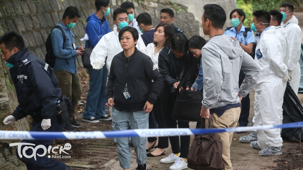 警方接獲屍體發現，派大批人員到場調查（曾秋文攝）