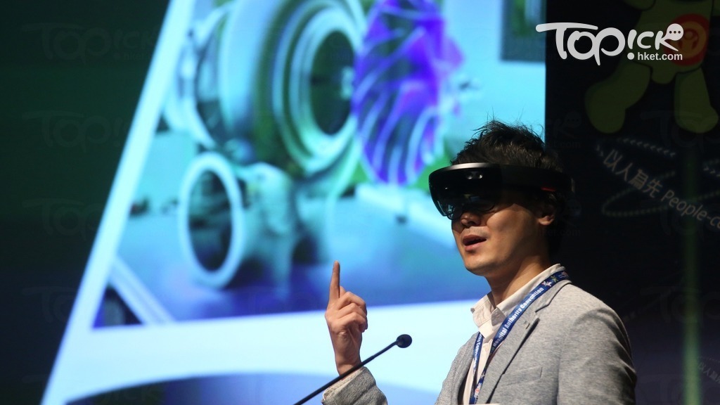 理大工業系統及工程學系專任導師鄧育明就指，VR能夠應用在多種醫生訓練。（張永康攝）
