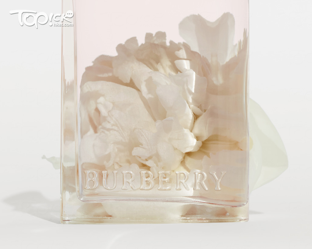 香水富有層次。（圖片來源：Burberry）