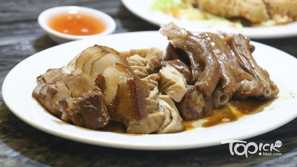 滷水拼盤($208)： 滷水香味層次夠醇厚，各種食材均能滷得入味。(黃建輝攝)