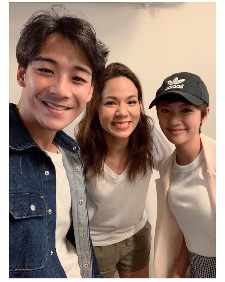 余德丞與蔡思貝常結伴外出消遣，早前一同看舞台劇。（取自余德丞facebook）