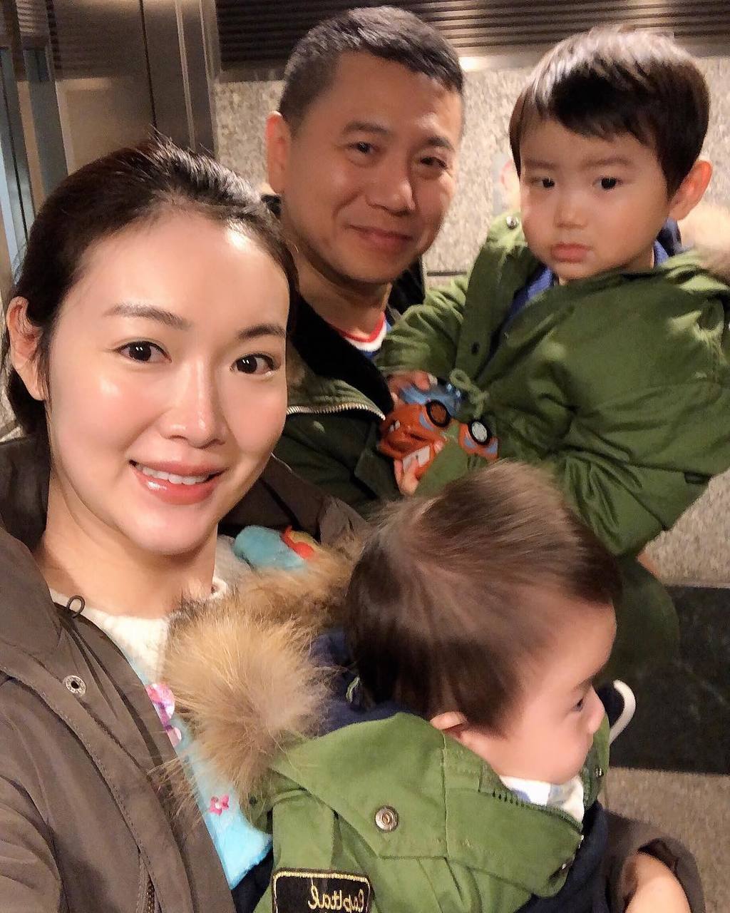 本已有兩位「小王子」的葉翠翠，明年將誕下第三胎。（instagram圖片）